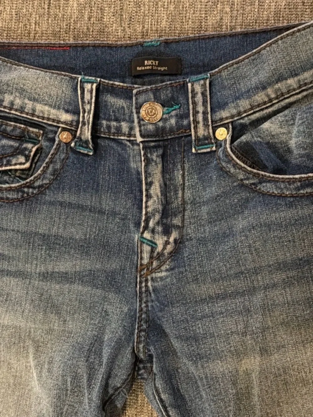 True Religion Men’s Ricky Straight Flap Pocket 30x34 (32x34) Turquoise Stitching